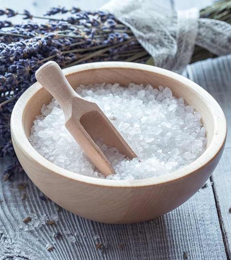 5 Epsom Salt Remedies That Banish Acne Sitz Bath Recipe, Epsom Salt Benefits, Sitz Bath, Wellness Mama, Bath Recipes, Ayurvedic Remedies, Frankincense Essential Oil, Exotic Food, Lemonade Recipes