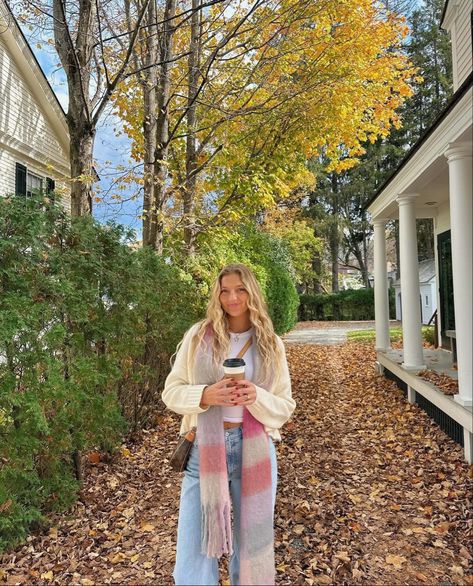 Maine Outfits Fall, Yellowstone Outfit Ideas, Fall Aethestic, Yellowstone Outfits, Stile Blair Waldorf, Adrette Outfits, Thanksgiving Outfit Ideas, Look Adidas, Fest Outfits