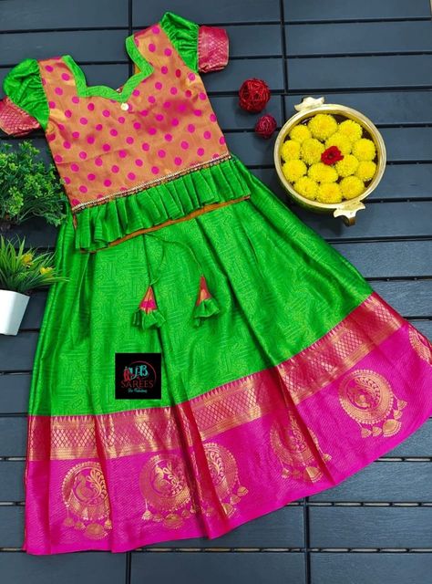 Pattupavada Designs, Pavadai Sattai Designs, Kids Gown Design, Pattu Pavadai Designs, Indian Dresses For Kids, Pavadai Sattai, Brocade Blouse Designs, Pattu Pavadai