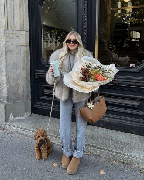 𝗧𝗼𝗺𝗺𝗮 (@tomma.hagenow) • Instagram photos and videos Fall Copenhagen Outfits, Winter City Outfits, Aesthetic Birkenstocks, Outfit Inspo School, Brandy Melville Aesthetic, September Outfits, Brandy Melville Outfits, Comfy Fall Outfits, Birkenstock Outfit