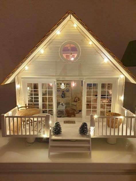 Popsicle House, Popsicle Stick Crafts House, Popsicle Stick Houses, Finished Basement Ideas, Kids Basement, Woodworking Plans Beginner, Doll House Plans, Mini Doll House, Doll House Crafts