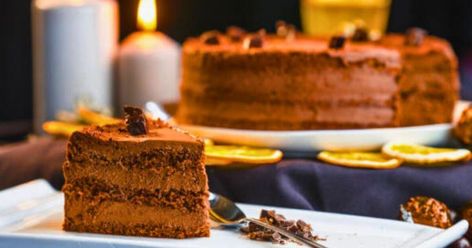 Jamie Oliver’s chocolate cake has 1 unusual ingredient to make it extra special Simple Chocolate Cake, Cake Flavours, Scones Recipe Easy, Homemade Scones, Scones Easy, Scones Ingredients, Easy Chocolate Cake, Smooth Cake, House Cake