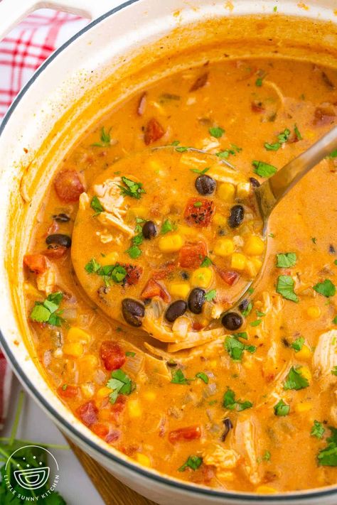 Creamy Chicken Enchilada Soup is packed with Tex-Mex flavors, simple to make and ready in under half an hour. Dutch Oven Recipes For Camping, Enchiladas Soup, Nacho Soup, Creamy Chicken Enchilada Soup, Recipes For Camping, Chicken Enchilada Soup Recipes, Enchilada Soup Recipe, Champagne Recipe, Dutch Oven Chicken