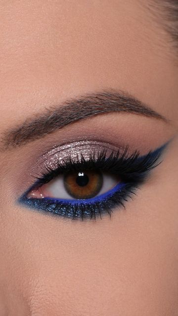 Royal Blue And Silver Makeup, Easy 4th Of July Makeup, 4th Of July Makeup Eyeshadow, Navy Blue Eyes, 4th Of July Makeup Looks, 4th Of July Makeup Ideas, Hazel Eyes Makeup, July Makeup Ideas, Makeup Looks Glitter