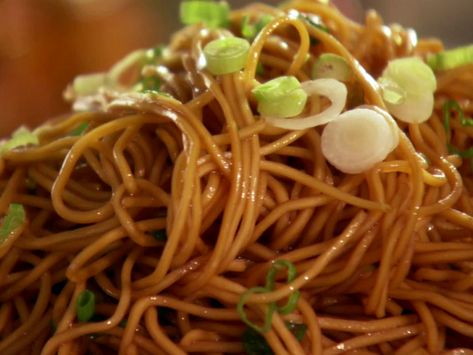 Chinese Chilled Noodles from Alex's Day Off Singapore Noodles Recipe, Mom Meals, Alex Guarnaschelli, Singapore Noodles, Chinese Noodles, Noodles Recipe, Pasta Bowl, Cooking Channel, Asian Cooking