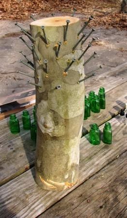 Southern Landscape, Wine Bottle Trees, Bottle Trees, Bottle Tree, Wine Bottle Art, Bottle Garden, Garden Whimsy, Outdoor Crafts, Glass Garden Art