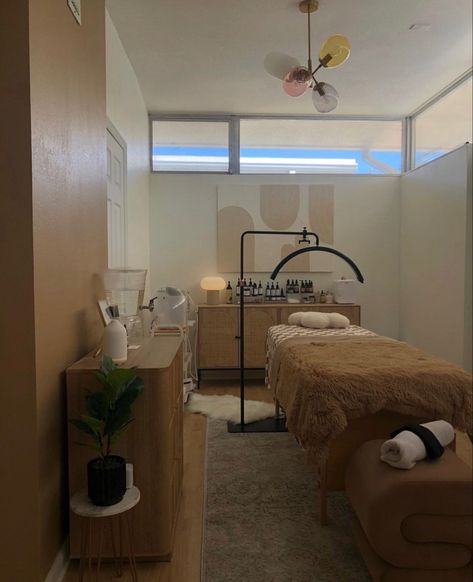 Earthy Spa Room Ideas, Beauty Esthetician Room, Esti Room Ideas, Tiny Esthetician Room, Earthy Lash Room, Orange Esthetician Room, Neutral Spa Aesthetic, Brown Esthetician Room, Small Esthetician Room Ideas Bohemian