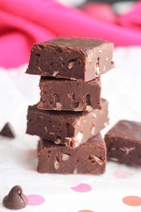 This incredibly easy fudge recipe without condensed milk has just 3 simple ingredients! It takes only 5 minutes to prep … with no fancy equipment or techniques! Decadently creamy and deeply chocolaty – an easy chocolate fudge that’s perfect for romantic dinners and holiday treats. Plus, it freezes well, so you can keep some of this microwave fudge in your freezer for chocolate emergencies, or make-ahead gifts that’ll be truly appreciated! | vegetarian | gluten free | www.TwoHealthyKitchens.com Fudge Recipes Without Condensed Milk, Cocoa Powder Fudge Recipe, Condensed Milk And Cocoa Powder, Easy Fudge Recipe Without Condensed Milk, Fudge Recipe Without Condensed Milk, Recipes With Condensed Milk, Easy Fudge Recipe, Cocoa Powder Recipes, Brownie Trifle