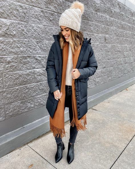 IG: @mrscasual | The ReNew Long Puffer Long Puffer Jacket Outfit, Puffer Jacket Outfit, Long Puffer Jacket, Elevated Casual, Long Puffer, Fashion Autumn, Jacket Outfit, Perfect Jeans, Winter Coats