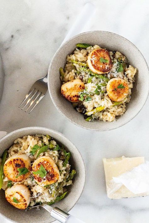 Gluten Free Scallop Recipes, Dairy Free Scallops Recipe, Scallop And Risotto Recipe, Dairy Free Scallops, Aphrodisiac Dinner, Dairy Free Risotto, Risotto With Asparagus, Entree Ideas, Menstrual Phase