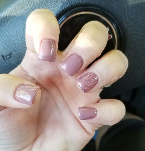 Hazelnut shellac ❤ Winter Neutral Nails, Neutral Nail Colors, Neutral Nail Color, Neutral Nail, Winter Nails Acrylic, Winter Neutral, Shellac Nails, Neutral Nails, Dipped Nails