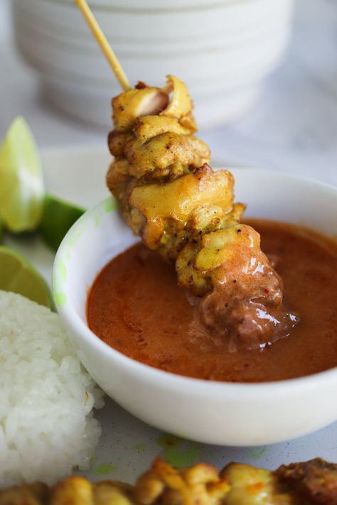 Air Fryer Chicken Satay with Peanut Sauce: Enjoy deliciously tender chicken satay made in the air fryer, paired with a creamy peanut sauce for the perfect appetizer or main dish. Chicken With Peanut Sauce, Chicken Satay With Peanut Sauce, Satay Chicken, Peanut Recipes, Air Fried Chicken, Fall Recipe, Chicken Satay, Quick Chicken, Tender Chicken