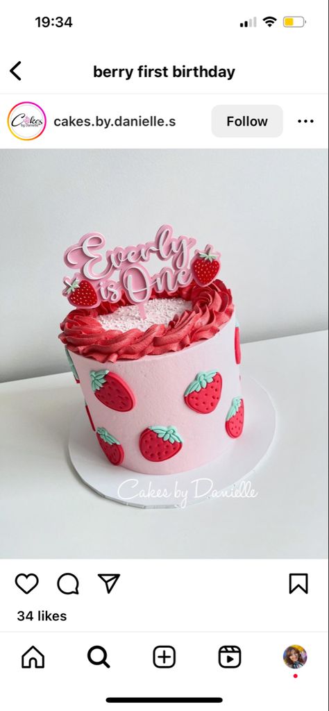 Berry Sweet One Smash Cake, Berry Sweet 1st Birthday Smash Cake, Berry First Birthday Cake Pops, Berry First Smash Cake, Berry First Birthday Cake Ideas, Strawberry Smash Cake First Birthdays, Berry First Birthday Smash Cake, Berry First Birthday Cake Smash, Strawberry Smash Cake