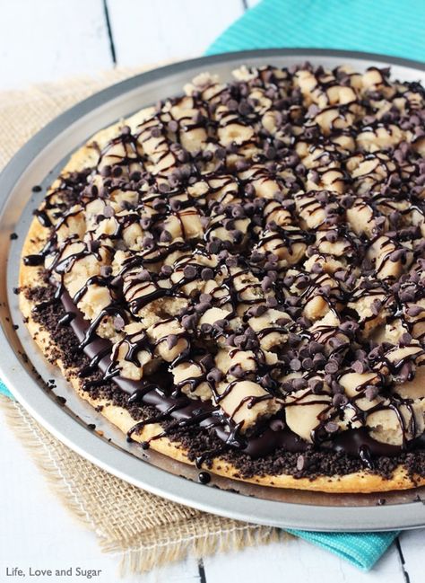 Peanut Butter Cookie Dough Brownies, Cookie Dough Pizza, Dough Desserts, Brownie Layer Cake, Chocolate Chip Cookie Dough Ice Cream, Life Love And Sugar, Eggless Cookie, Dessert Pizza Recipes, Pizza Life