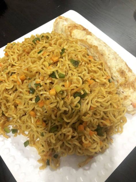 Noodles And Eggs Breakfast, Nigerian Noodles And Egg, Nigerian Noodles, Foods Aesthetics, African Recipes Nigerian Food, Fried Noodles, Recipes Snacks, Baked Fries, African Recipes