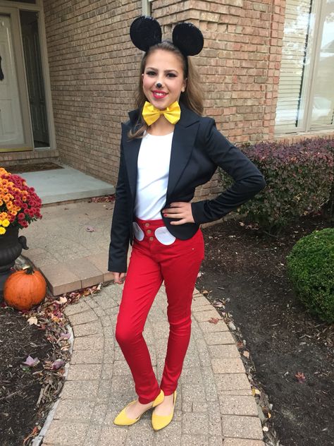 Mickey Mouse Costume For Women, Goofy Costume, Mickey Costume, Trunk Or Treat Halloween, Preschool Teaching Ideas, Mickey Mouse Costume, Mickey Mouse Outfit, Halloween Coustumes, Mouse Costume