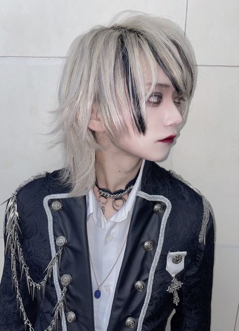 Visual Kei Hair Short, Vkei Haircut Short, Vkei Haircut, Deez Nuts, Short Straight Hair, Japanese Boy, Visual Kei, New Hair, Short Hair Cuts