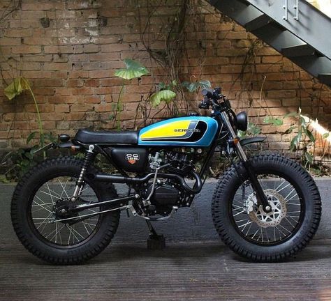 Sepeda Trek, Cafe Racer Tank, Custom Bikes Cafe Racers, Honda Cg125, Brat Bike, Suzuki Cafe Racer, Retro Bikes, Cafe Racer Moto, Honda Scrambler