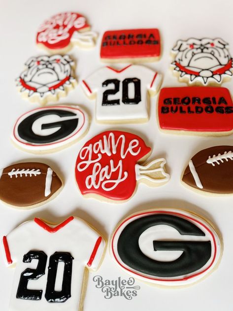 Georgia Bulldogs Cake, Bulldog Cake, Football Treats, Georgia Bulldawgs, 10th Birthday Parties, Candy Table, Icing Cookies, Royal Icing Cookies, Georgia Bulldogs