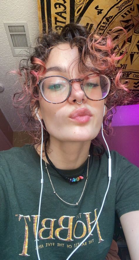 messy grown out pixie in a ponytail Wavy Messy Hair, Hair With Glasses, Growing Out A Pixie, Grown Out Pixie, Curly Bangs, A Ponytail, Messy Hair, Grow Out, Messy Hairstyles