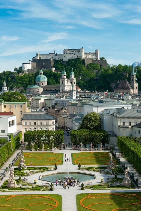 Mirabellgarten and Hohensalzburg Fortress. ©️️ Tourismus Salzburg // Top Things To Do In Austria Holidays, Top Ten Things to do in Austria, Top Ten Things to Do in Austria, Austria Landmarks, Austria Landmarks, Cities in Austria, Top Austria Attractions, Best Places To Visit In Austria, Where is Austria #austria #salzburgoldtown #viennaoldtown #hallstaat #innsbruck Salzburg Austria, City Road, Nice Places, Austria Travel, Voyage Europe, Innsbruck, Vienna Austria, Salzburg, European Travel