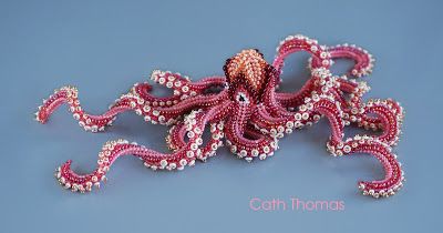 SamohtaC - Cath Thomas: Meet Octavio - or how to take a design further Beaded Octopus, Knots Diy, Herringbone Stitch, The Octopus, Beautiful Beadwork, Couture Embroidery, Beaded Boxes, Diamond Weave, Mermaid Dolls