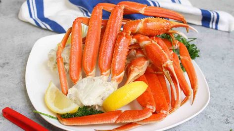 How to Boil Crab Legs Crab Legs In Oven, Crab Leg Recipes Boiled, Crab Legs Boil, Alaskan Crab Legs, Steamed Crab Legs, Crab Legs On The Grill, Cooking Crab Legs, Cooking Crab, Crab Legs Recipe