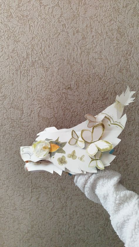 Paper Dragon Ideas Aesthetic, Paper Dragon Head Ideas, Paper Dragon Accessories, Paperdragons Idea, Dragon Puppet Design Ideas, Dragon Puppet Ideas Cute, Papper Dragons Idea, Paper Dragon Design, Paper Dragon Puppet Ideas Aesthetic