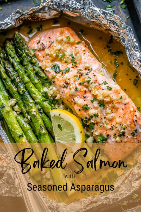 Easy Baked Salmon and Asparagus Meal Baked Salmon Filets, Salmon Asparagus Foil, Oven Baked Salmon Recipes, Baked Salmon And Asparagus, Salmon Asparagus, Foil Pack Meals, Oven Baked Salmon, Baked Asparagus, Salmon And Asparagus