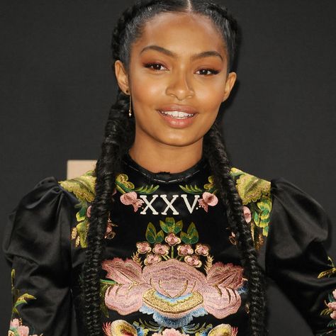 Yara Shahidi's 'Black-ish' Spin-Off May Not Be On ABC Yara Shahidi, Blonde Box Braids, Dutch Braids, Braid Inspiration, African American Braids, Short Box Braids, Jumbo Box Braids, Goddess Braids Hairstyles, French Braids