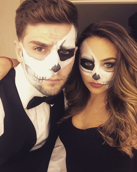 Couple Skeleton Makeup Halloween Face Makeup Couples, Skeleton Couple Costume Makeup, Halloween Makeup Looks Couple, Couple Skeleton Makeup, Skeleton Makeup Couple, Skull Makeup Couple, Couples Skeleton Costume, Makeup Halloween Pareja, Couple Skull Makeup