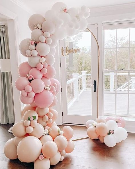 Floral Balloon Arch, Black Quinceanera, Balloon Arch Frame, Quinceanera Dresses Black, Baby Shower Balloon Arch, Blush Balloons, Black Quinceanera Dresses, Wrapped Presents, Bridal Shower Balloons