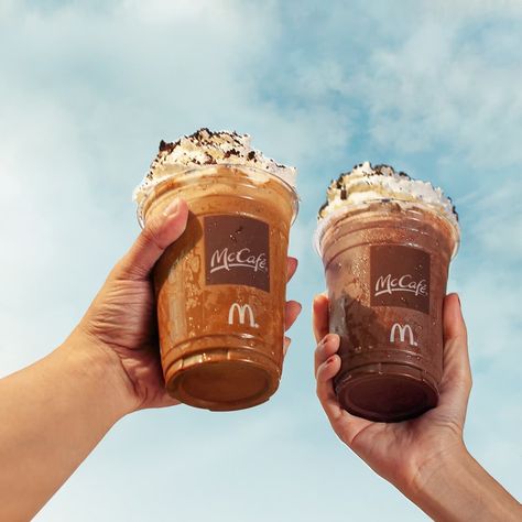 McDonald’s on Instagram: “Hey there, Oreo lover! The McCafé Ice Blended Series with Oreo is here to make your day Oreo-licious! Choose from the Ice Blended Mocha…” Ice Blended, Asian Cafe, Cafe Branding, Drink Photography, Food Lifestyle, Media Content, Hey There, Pretzel Bites, The Ice