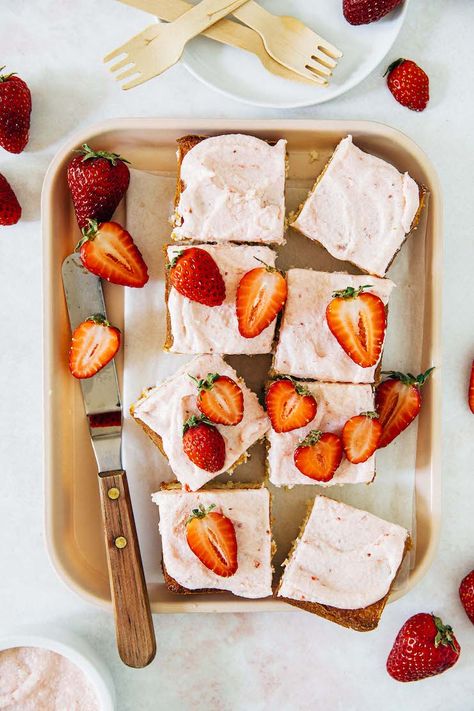 This small batch strawberry cake is baked in a 9 x 5-inch loaf pan to make a very small sheet cake! The cake is made with a fluffy, white cake base that is then topped off with a fresh strawberry buttercream frosting. Small Batch Baking, White Cake Recipe, Strawberry Cake Recipes, Desserts Vegan, Strawberry Puree, Premium Food, Loaf Pan, Strawberry Cake, Sheet Cake