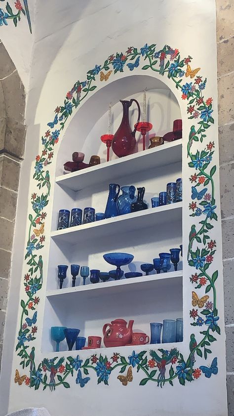 Talavera Room Decor, New Mexican Kitchen, Mexican Shelves, Mexican Decor Living Room, Mexican Room Aesthetic, Mexican House Decor, Colorful Mexican Decor, Mexican Style Bedroom, Mexican House Design