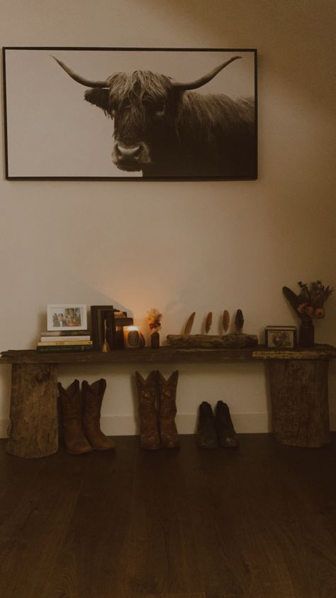 Cowboy Aesthetic Bedroom, Western Chic House, Cottage Western Home, Cowboy Room Aesthetic, Western Aesthetic Collage, Country Apartment, Cowgirl Lifestyle, Western House, Cowboy Room