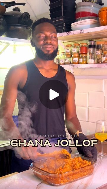 Ghana Bread Recipe, Ghanaian Jollof Rice And Chicken, Ghanaian Jollof Rice Recipes, Ghanaian Jollof Rice, How To Make Jollof Rice, Ghana Jollof Rice Recipe, Jollof Rice Ghanaian, Ghana Food Recipes, Ghana Jollof Rice