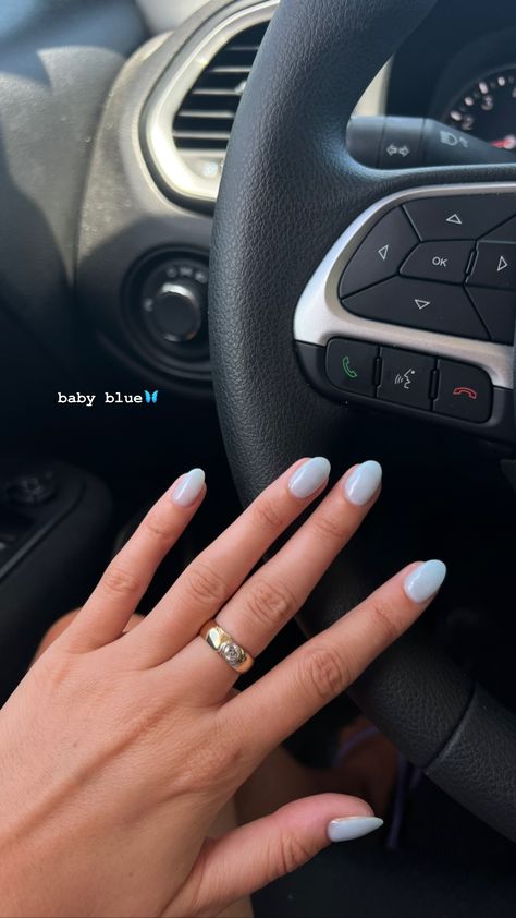 Short Oval Nails Summer Colors, Simple Trendy Nails Short, Short Acrylic Shapes, Graduation Blue Nails, Dip Nail Ideas For Short Nails, Simple Cute Dip Nails, Blue Tip Dip Nails, Short Powder Blue Nails, Dip Powder Nails Aesthetic