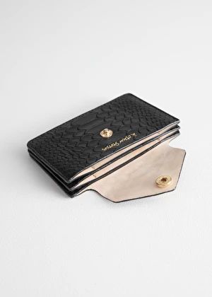 Leather Wallets For Women, Paris Atelier, Leather Credit Card Holder, Suede Clutch, Leather Industry, Bag Lunch, Office Bag, Chic Aesthetic, Leather Product