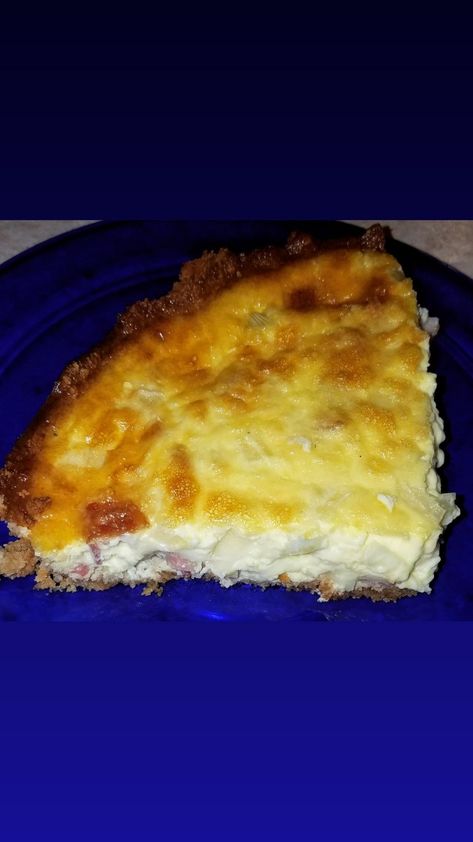 Swiss Cheese Quiche, Swiss Quiche, Swiss Cheese Recipes, Keto Quiche, Eating Low Carb, Keto Bacon, Easy Quiche, Cheese Quiche, Garlic Olive Oil