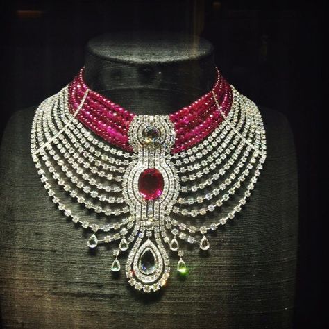 Cartier’s Big and Bold Ruby Necklace Ruby Diamond Necklace, Jane Russell, Cartier Jewelry, Ruby Necklace, Couture Jewelry, Ruby Jewelry, Fall Jewelry, High Jewelry, Marilyn Monroe