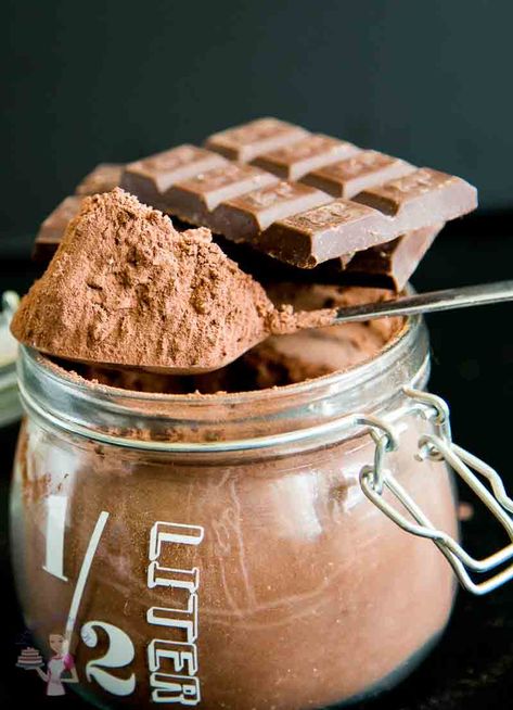 Easy Homemade Hot Chocolate, Hot Cocoa Mix Recipe, Hot Chocolate Mix Recipe, Homemade Hot Chocolate Mix, Homemade Croissants, Hot Chocolate Gifts, Chocolate Drink, Hot Chocolate Drinks, Frozen Chocolate