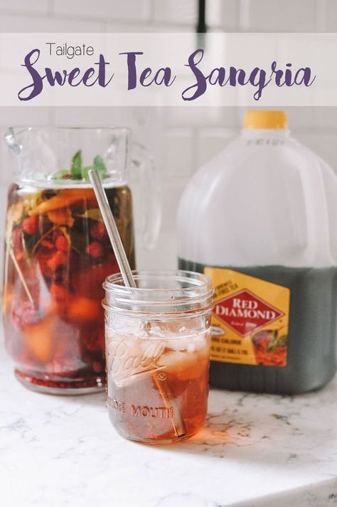 Game Day Drinks Alcohol, Sweet Tea Sangria, Tea Sangria, Sangria Ingredients, Vodka Lime, Cocktail Drinks Alcoholic, Refreshing Drinks Recipes, Tea Cocktails, Delicious Drink Recipes