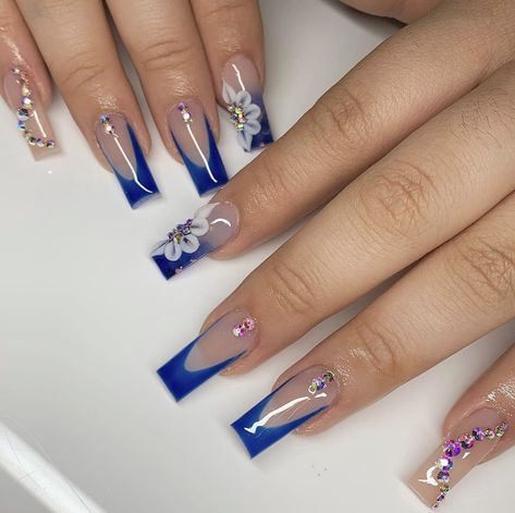 Rolay Blue Acrylic Nails, Royal Blue Nails Acrylic Short, Blue Nails Medium Length, Nails Acrylic Dark Blue, Royal Blue Acrylic Nails Ideas, Royal Blue Birthday Nails, Royal Blue Nails For Quinceanera, Royal Blue Homecoming Nails, Royal Blue Nails Ideas