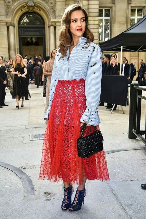 Red Lace Skirt, Celebrity Summer Style, Red Skirt, Style Inspiration Summer, Olivia Palermo, Red Skirts, Mode Inspo, Jessica Alba, Inspired Outfits