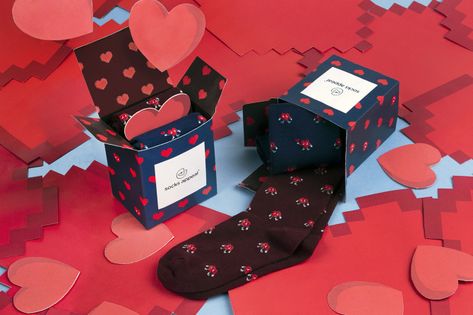 Socks Appeal - Valentine’s Day Packaging Design Valentijnsdag Quotes, Valentine Packaging, Fancy M, Valentines Day Package, Socks Photography, Valentines Socks, Food Logo Design Inspiration, Limited Edition Packaging, Socks Packaging