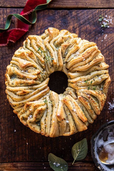 Garlic Butter Bread, Wreath Bread, Christmas Dinner Side Dishes, Christmas Bread Recipes, Garlic Butter For Bread, Christmas Dinner Sides, Bread Wreath, Carb Loading, Half Baked Harvest Recipes