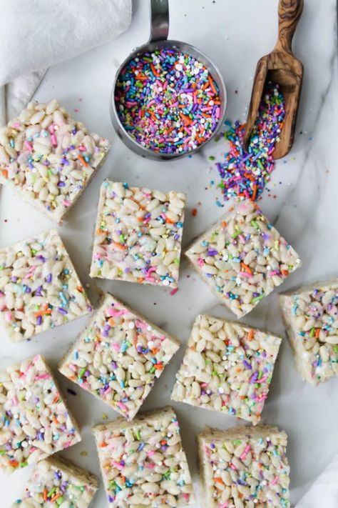 Funfetti Brown Rice Crispy Treats Confetti Rice Krispie Treats, Confetti Rice, Rice Krispie Bars, Rice Crisps, Krispies Treats, School Treats, Rice Cereal, Bake Dessert, Rice Crispy Treats