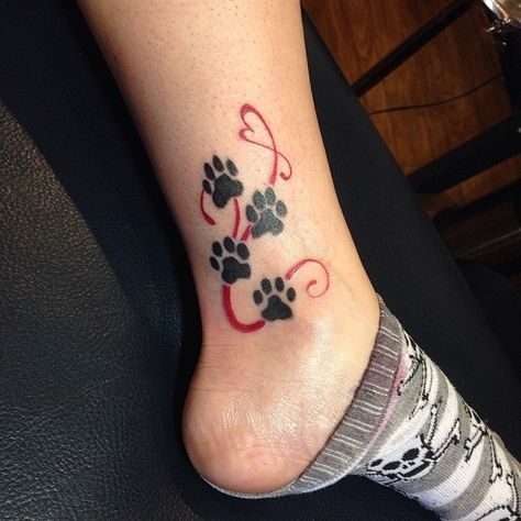 20 Amazing Paw Print Tattoos With Deep Connection - Tattoos Win Cat Paw Print Tattoo, Cat Paw Tattoos, Tatoo Dog, Pawprint Tattoo, Dog Paw Tattoo, Petit Tattoo, Paw Tattoo, Memorial Tattoos, Home Tattoo