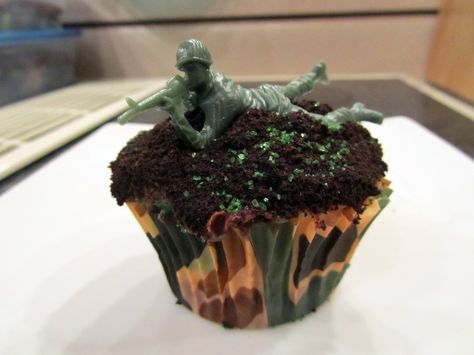 army cupcakes recipie | Army Man Cupcakes. | Recipes Cupcake Recipie, Army Cupcakes, Man Cupcakes, Camo Cake, Army Birthday Parties, Army Theme, Cupcakes For Men, Army Man, Cupcakes Recipes